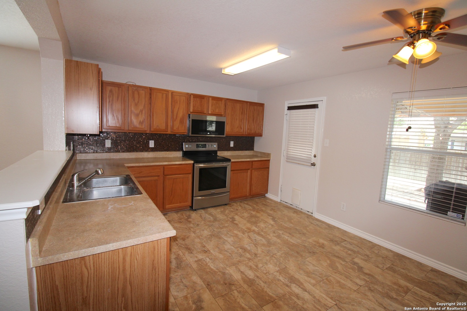 property viewer photo 4