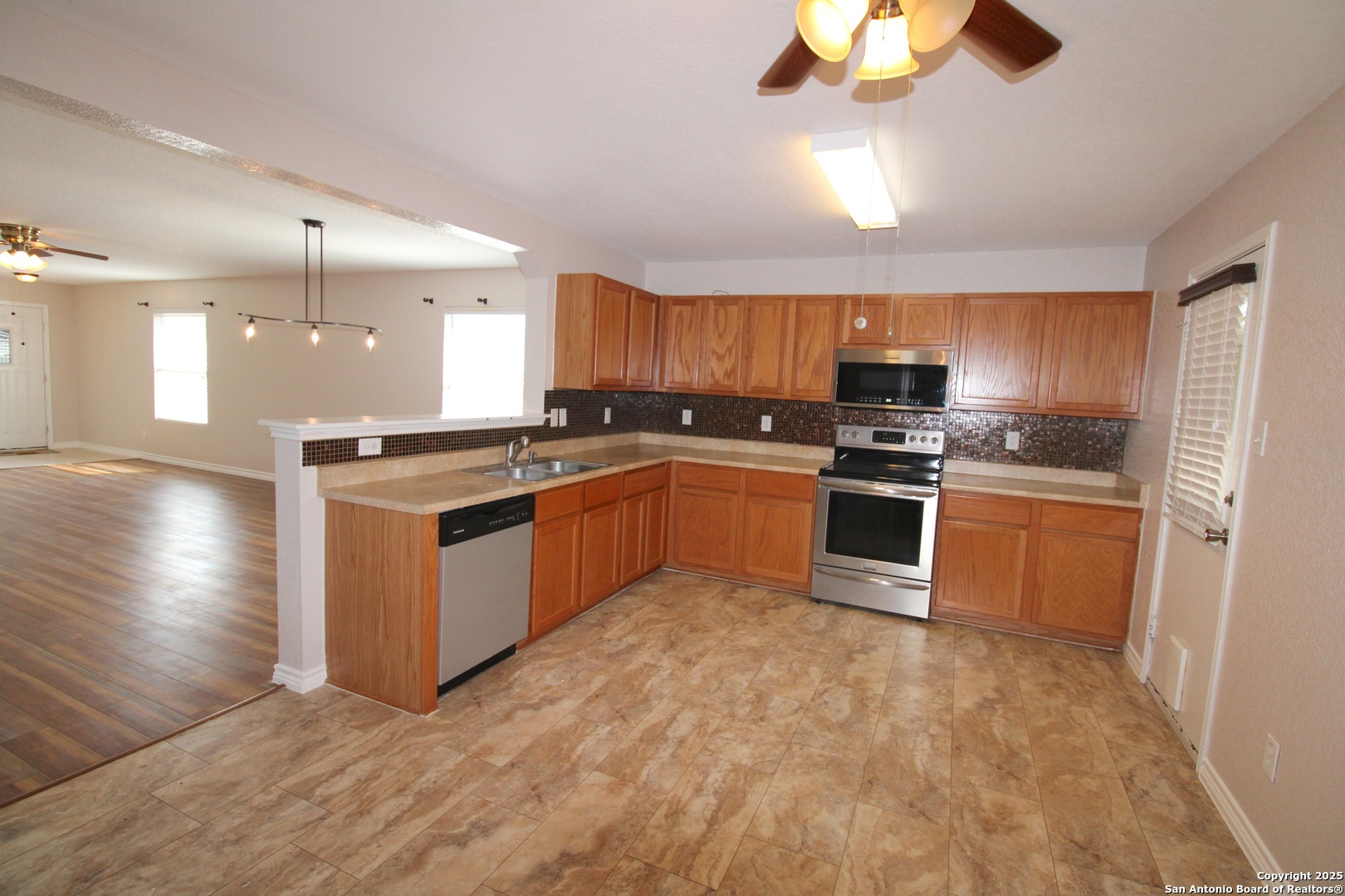 property viewer photo 5