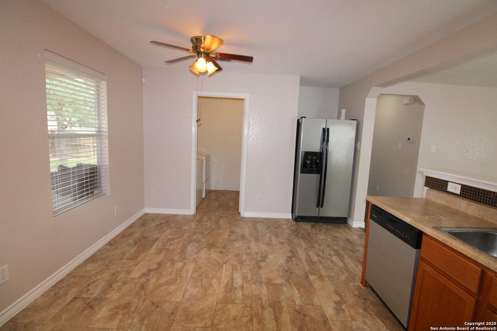 property viewer photo 7