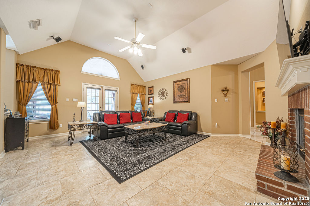 property viewer photo 20