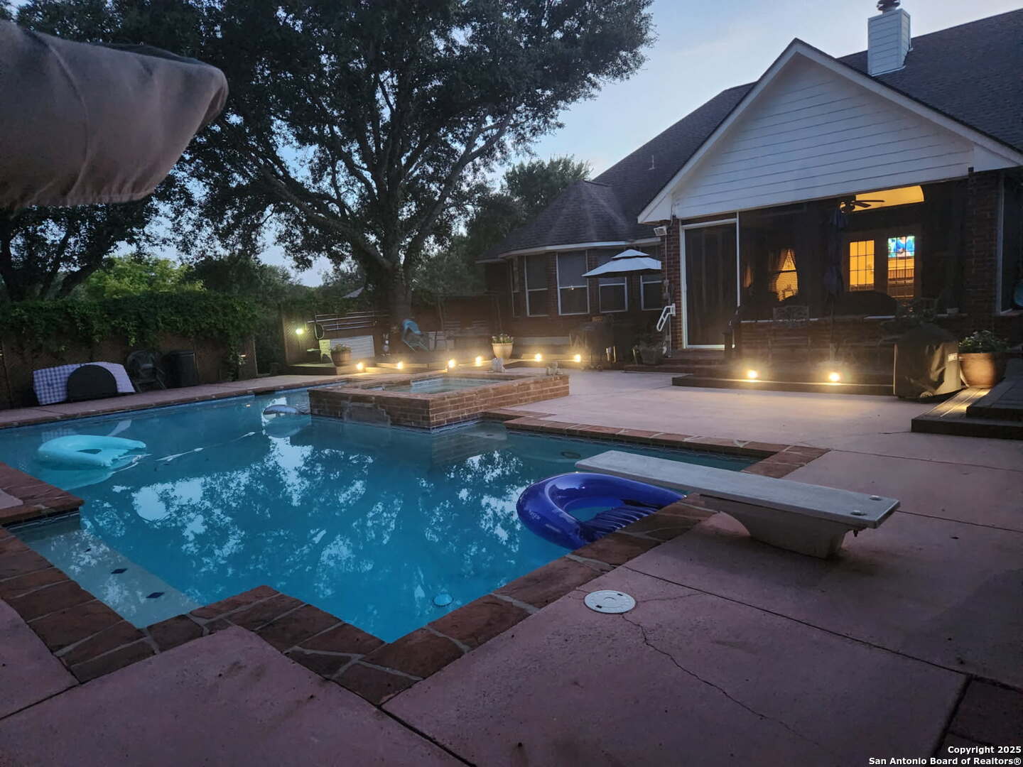 property viewer photo 27