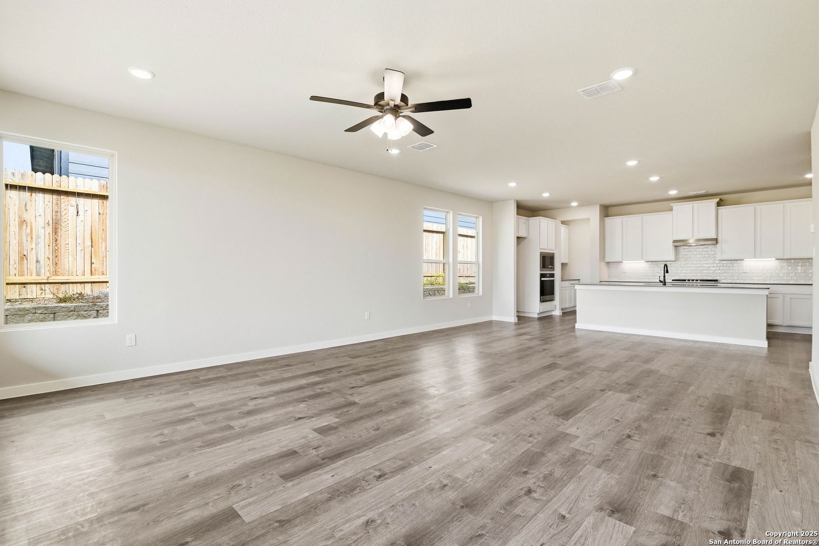 property viewer photo 13