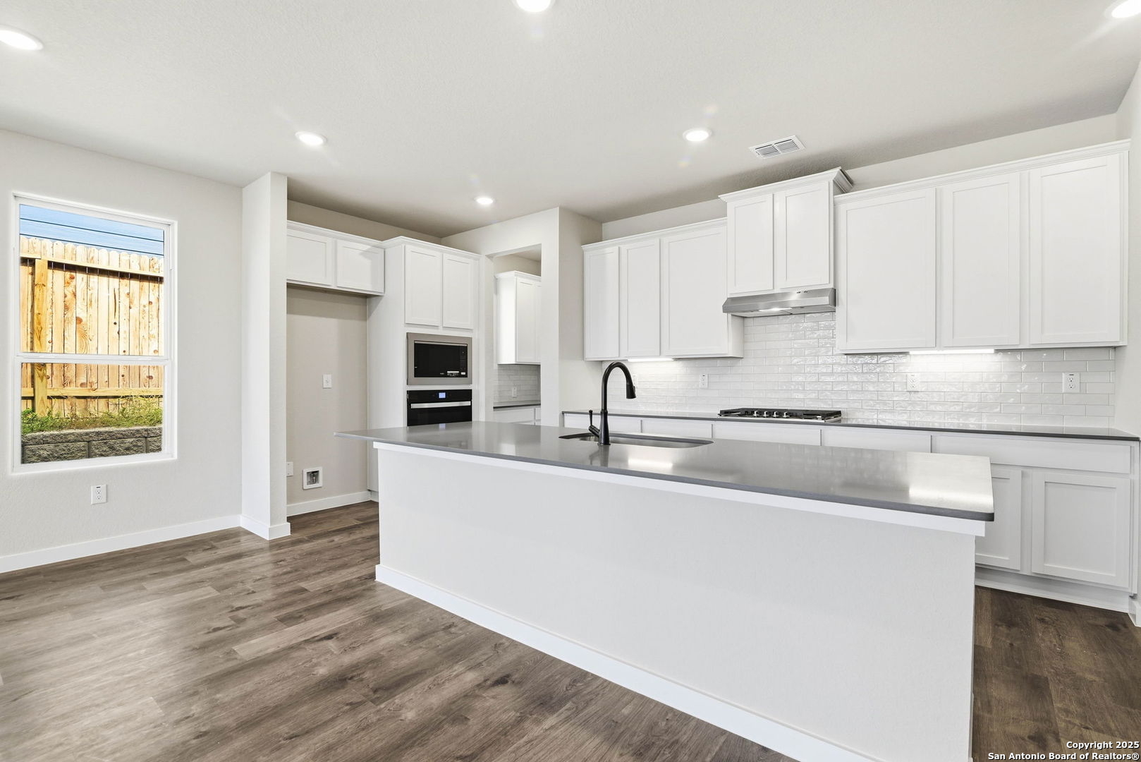 property viewer photo 14