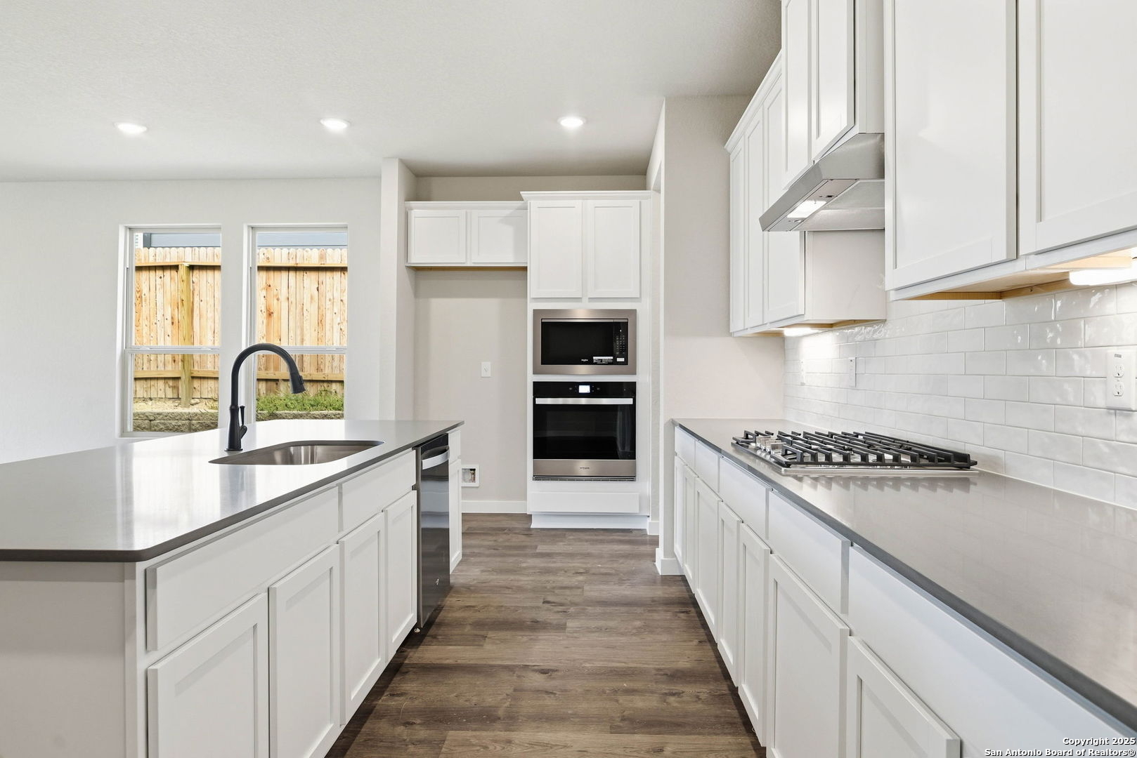 property viewer photo 15