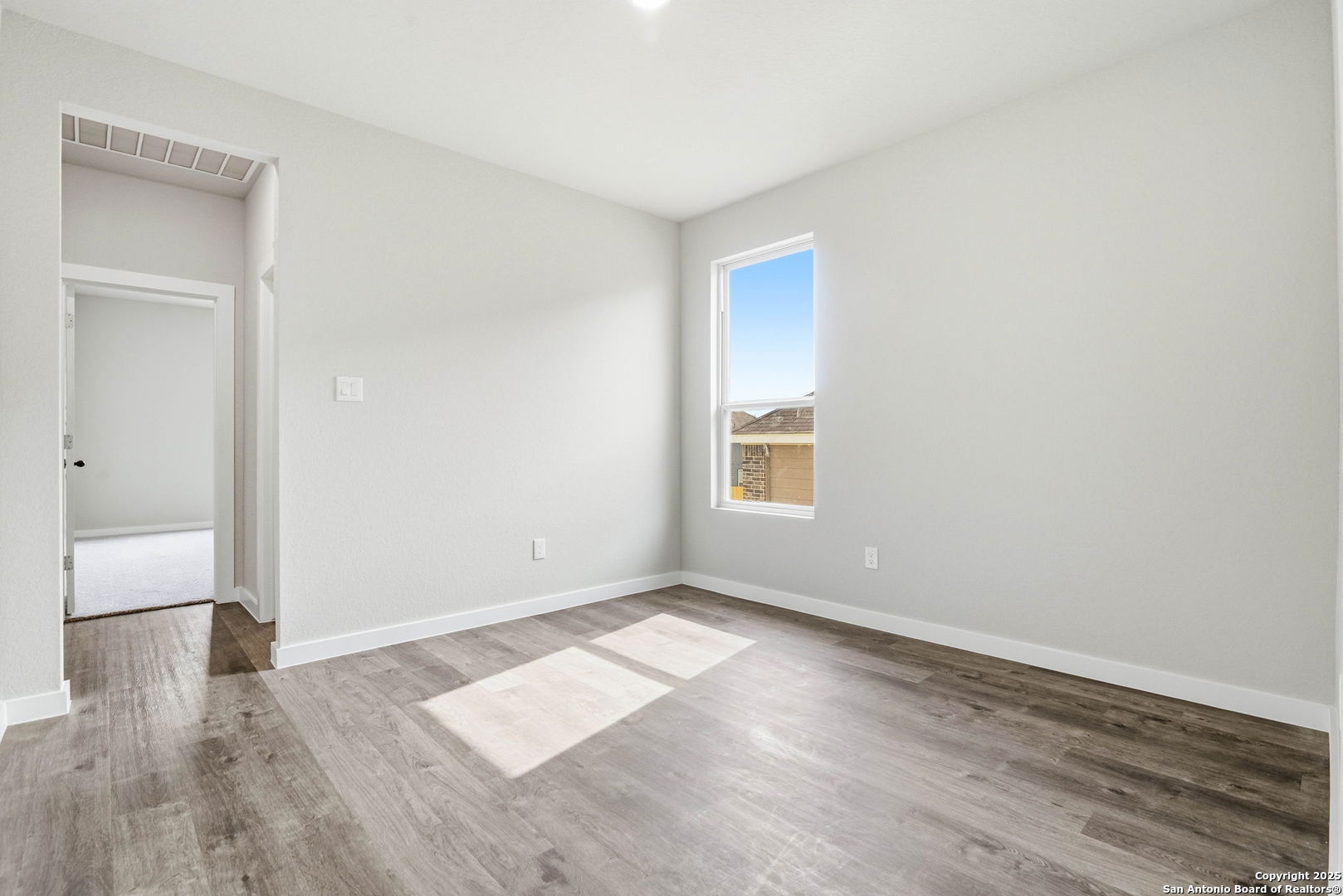 property viewer photo 20