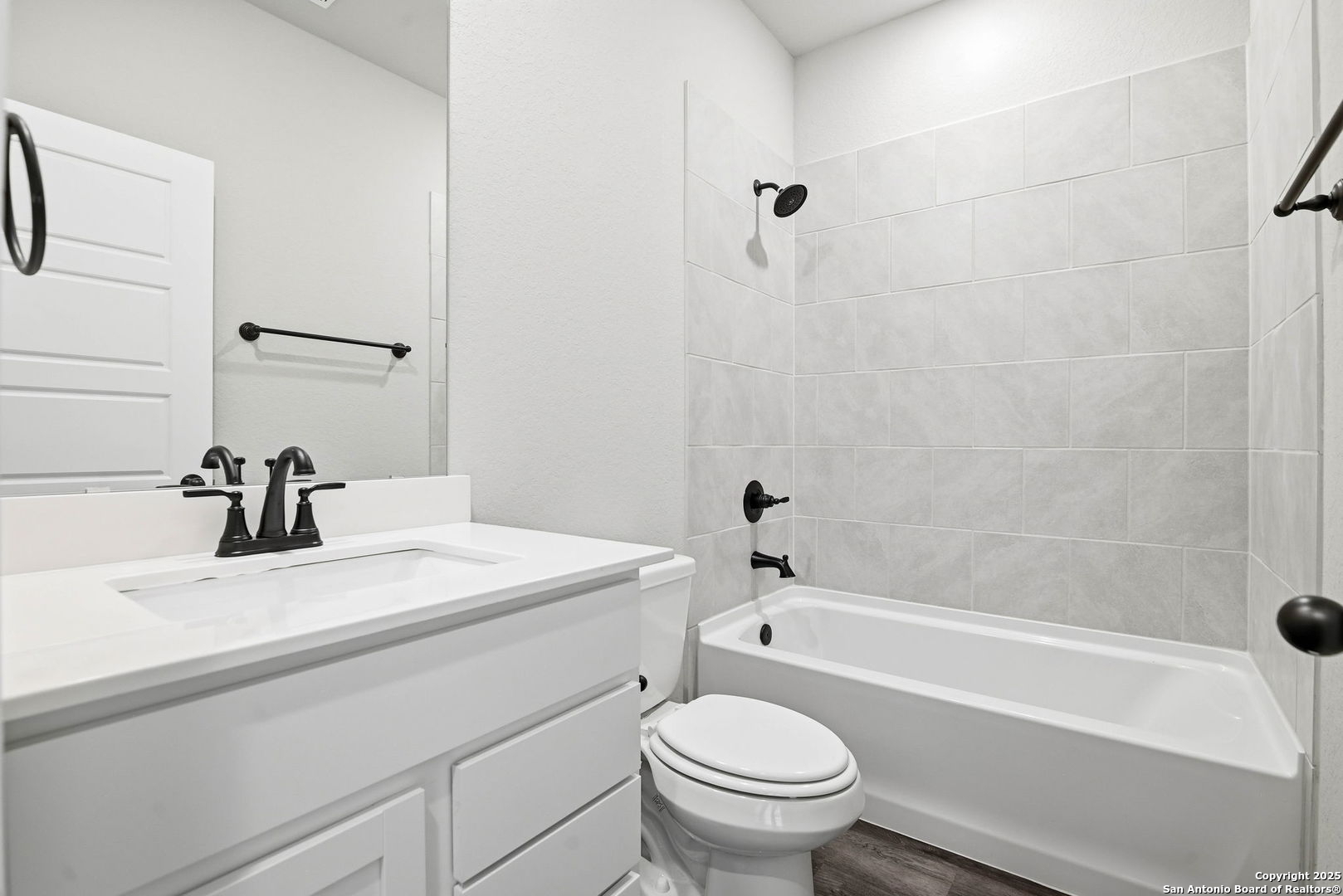 property viewer photo 30