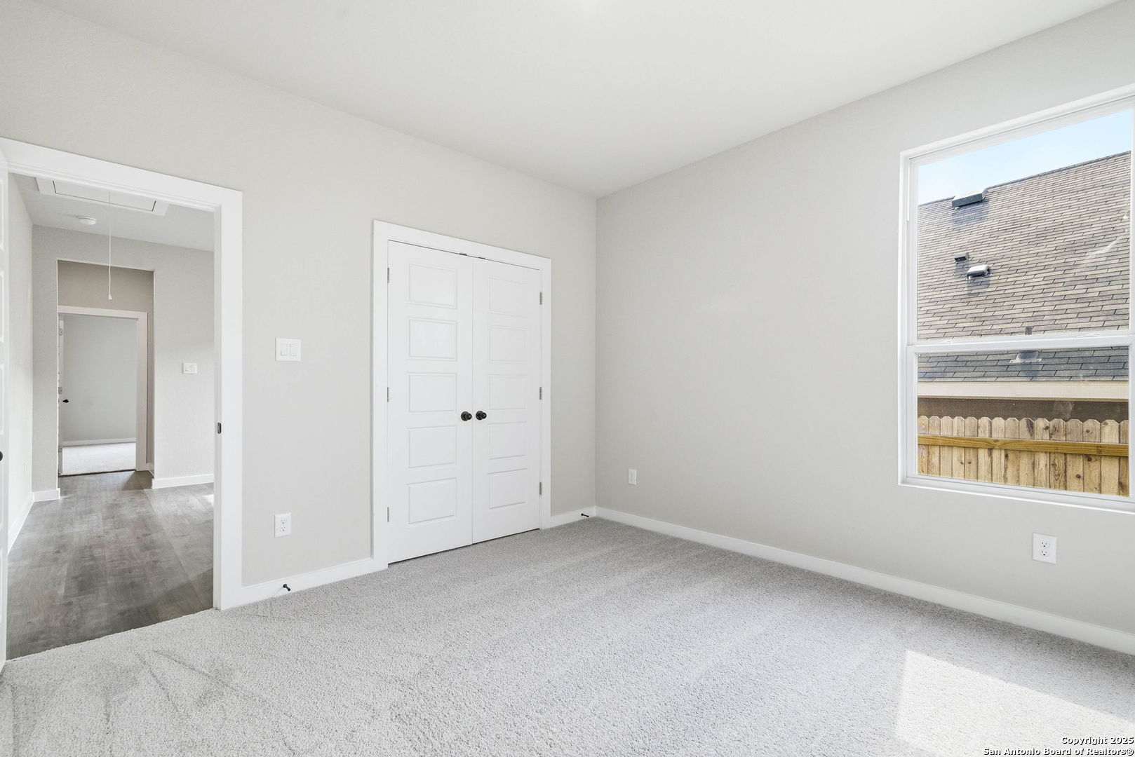 property viewer photo 5