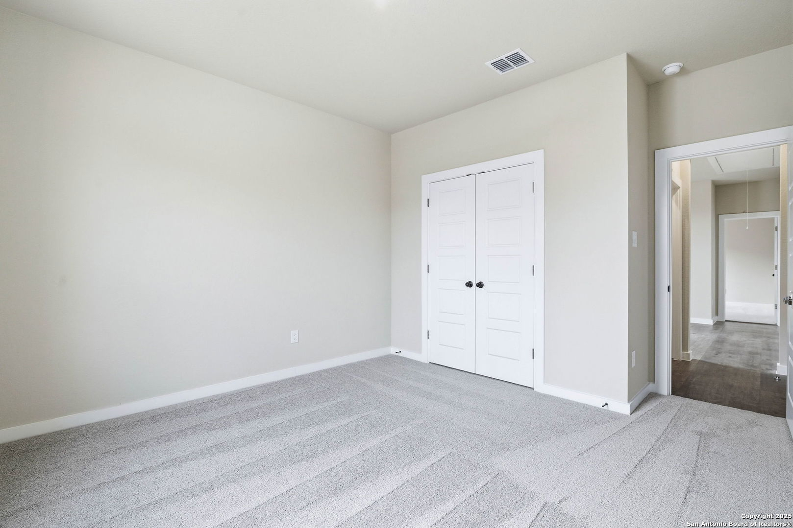 property viewer photo 6