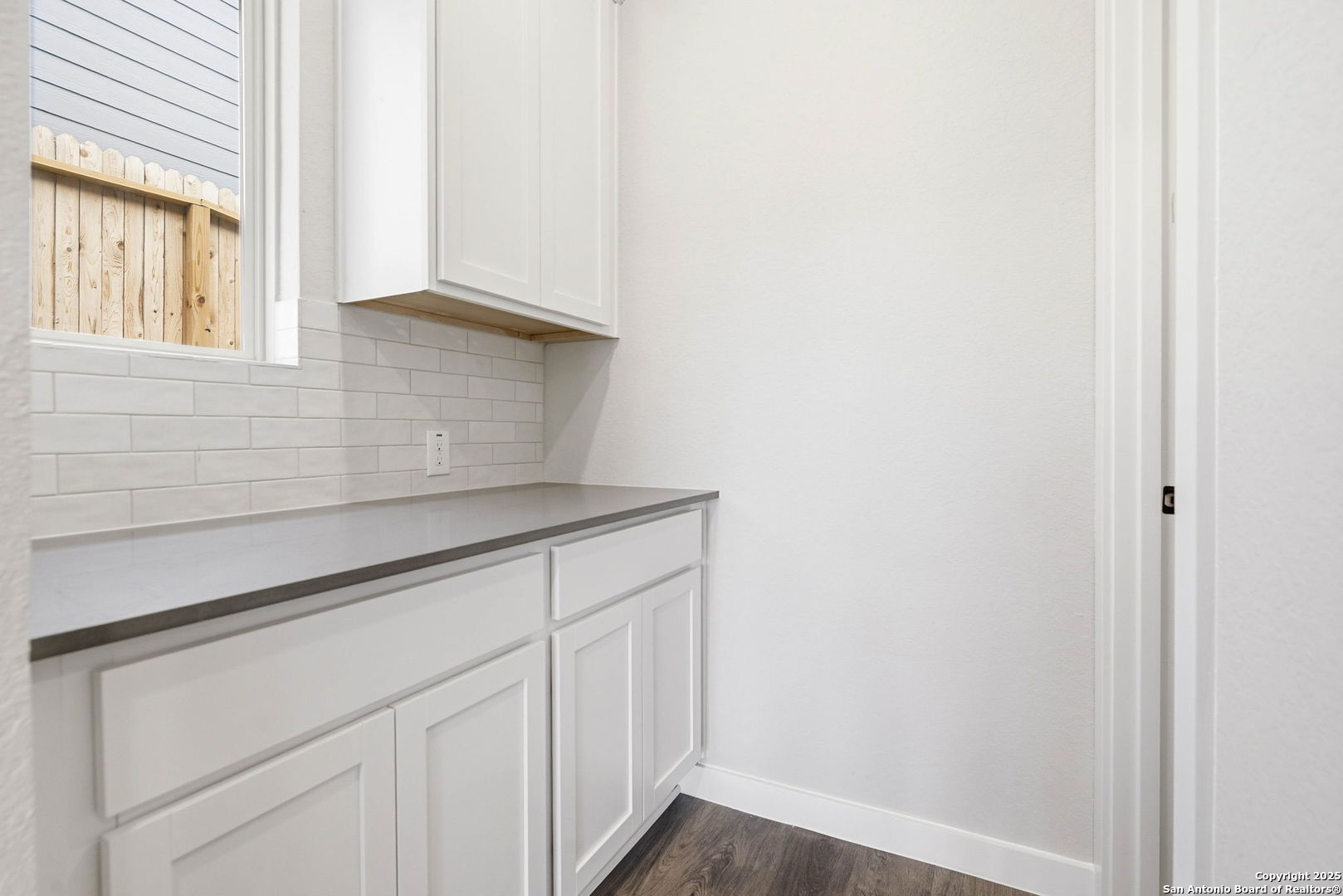 property viewer photo 8
