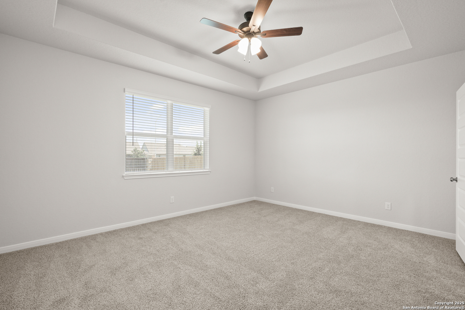 property viewer photo 12