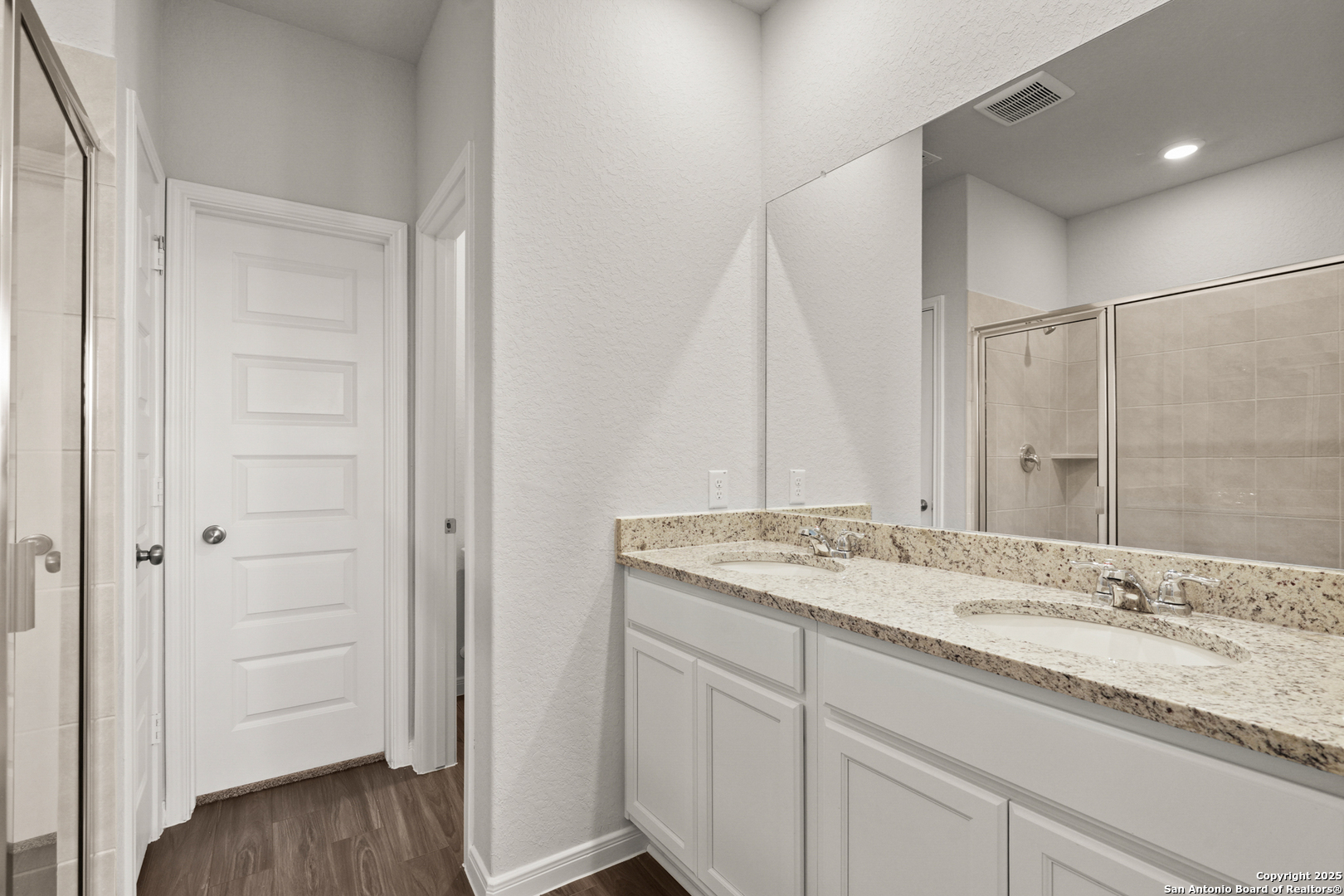 property viewer photo 14