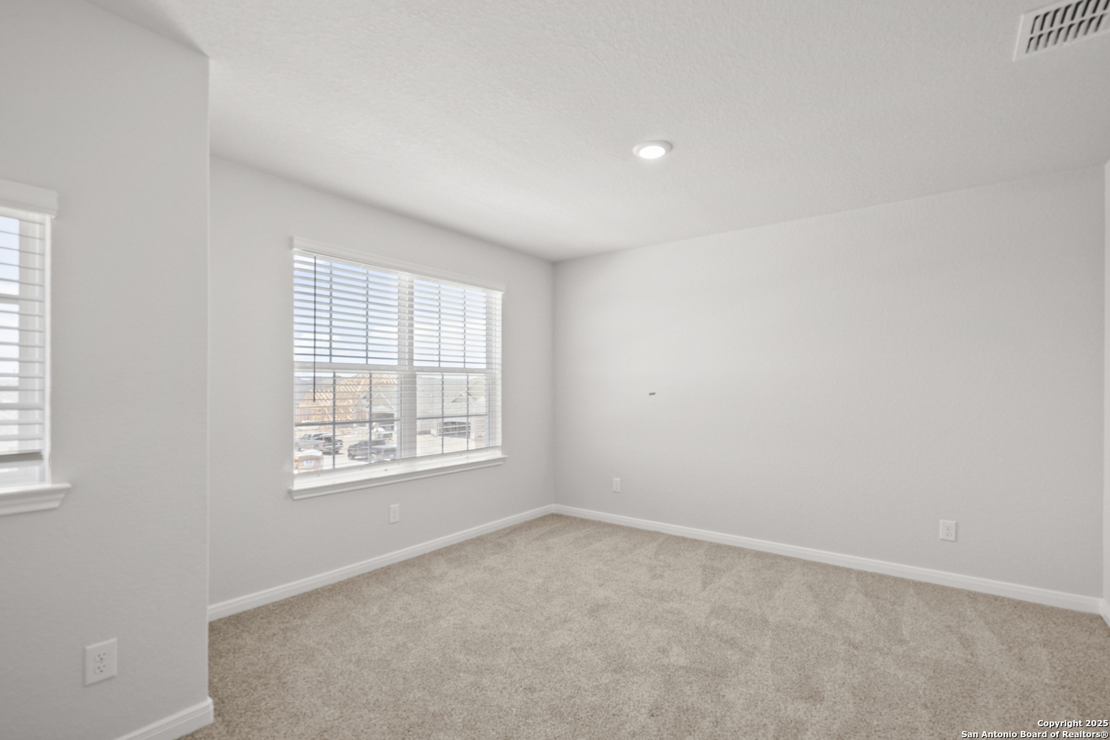 property viewer photo 19