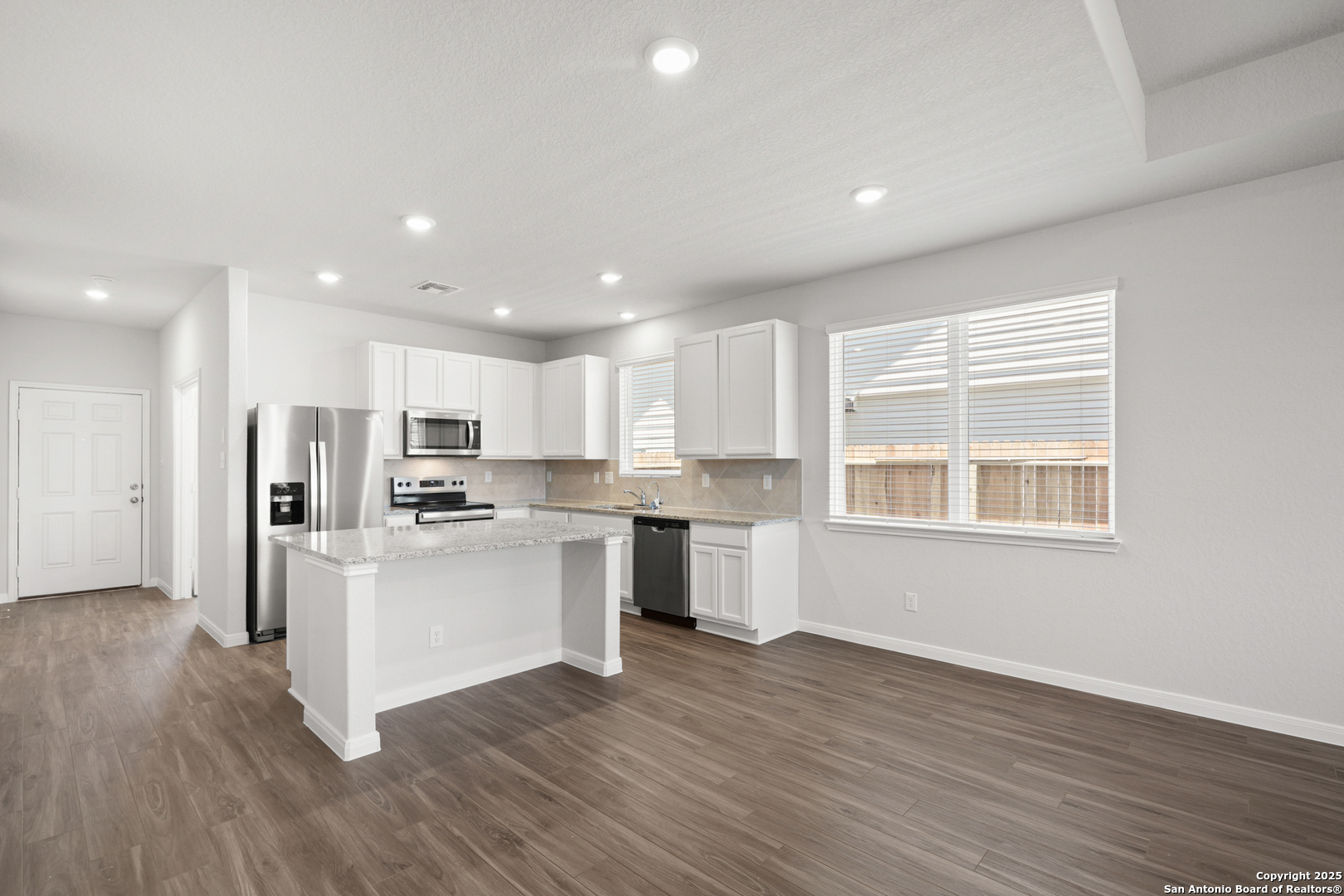 property viewer photo 4