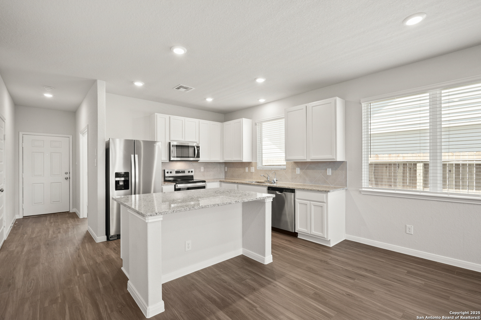property viewer photo 5