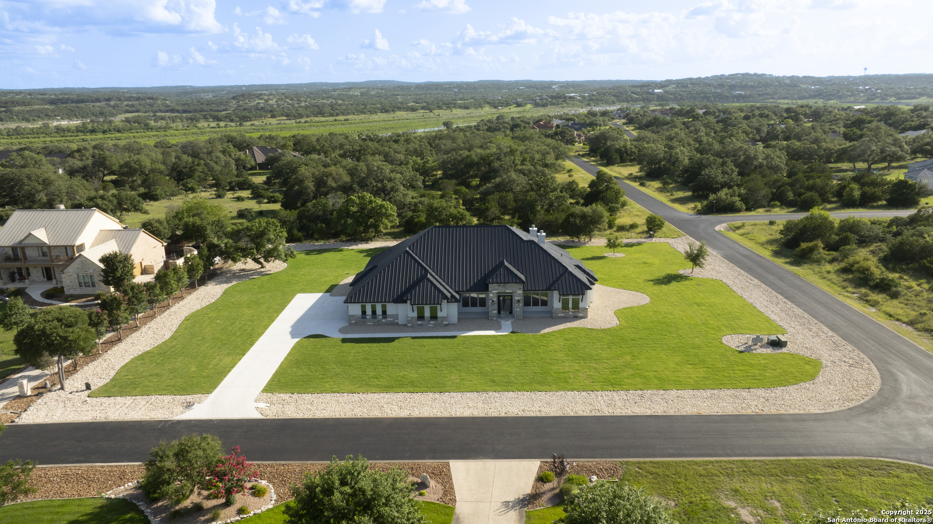 main property photo 0