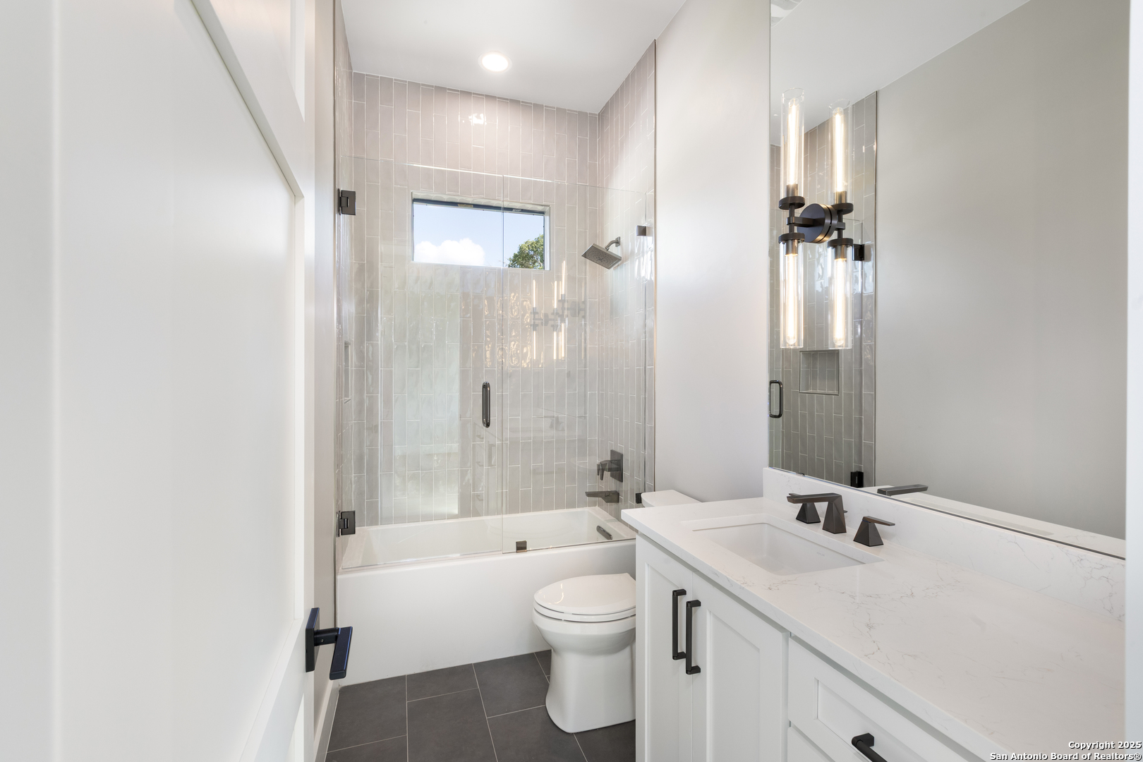 property viewer photo 22