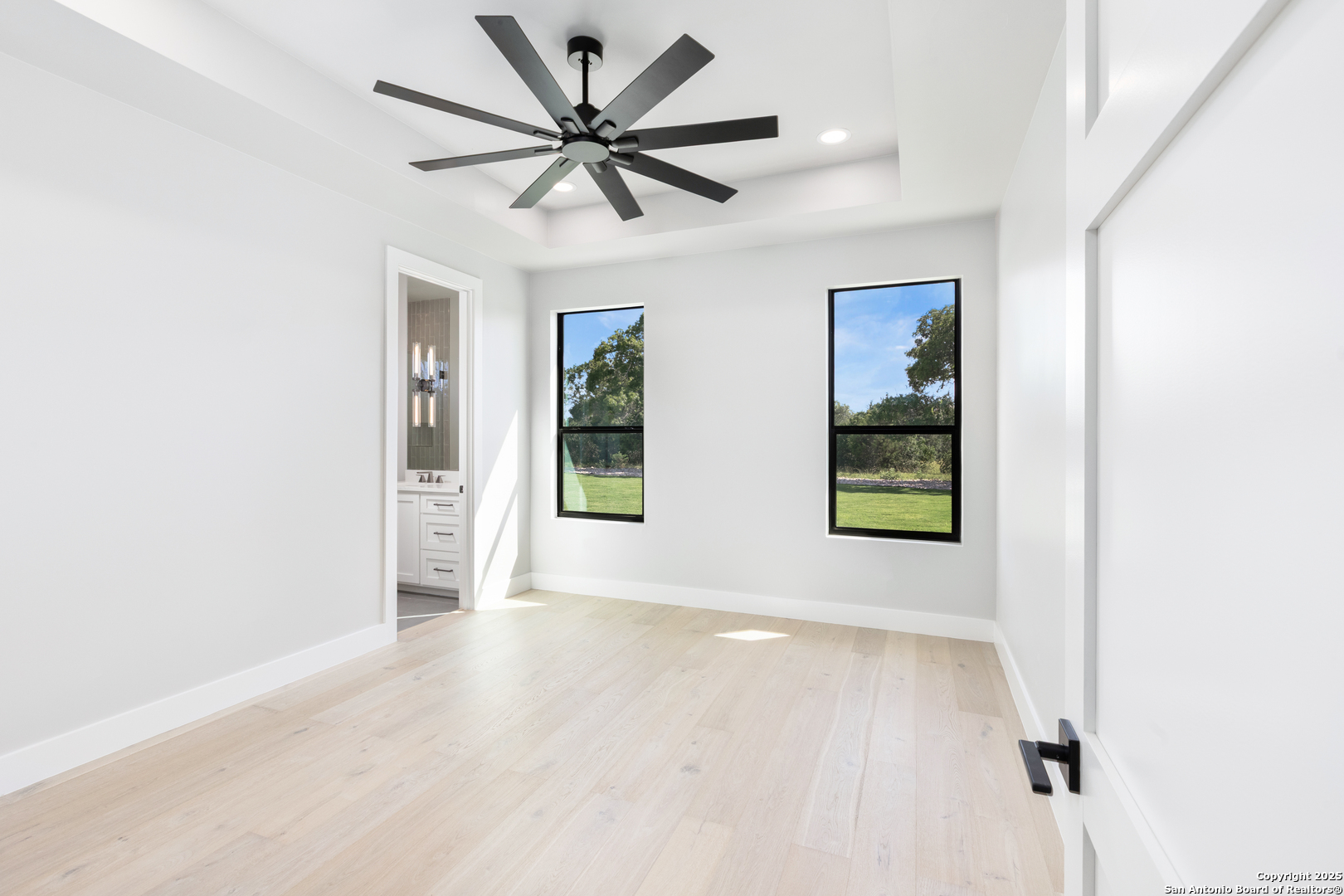 property viewer photo 23