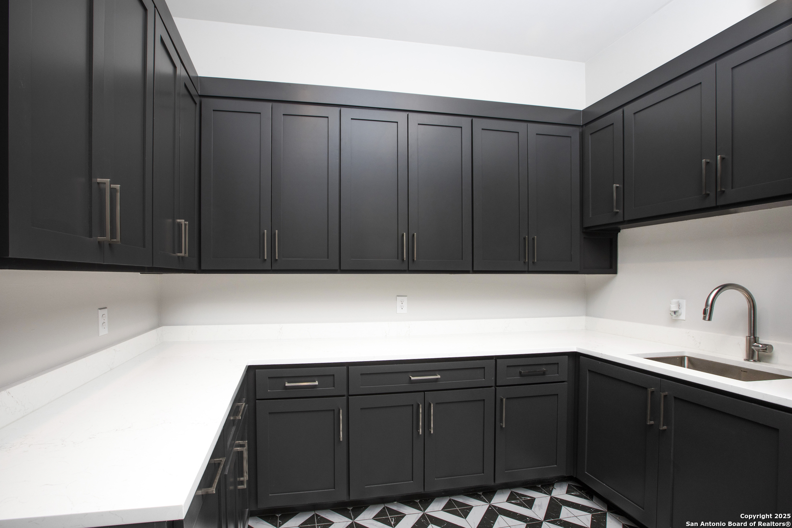 property viewer photo 29