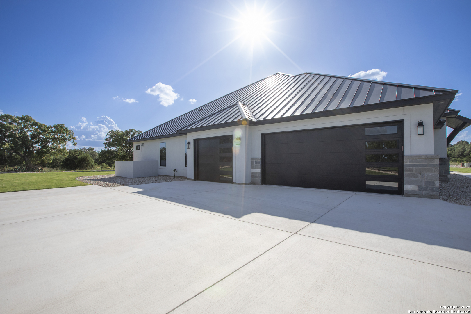 property viewer photo 31