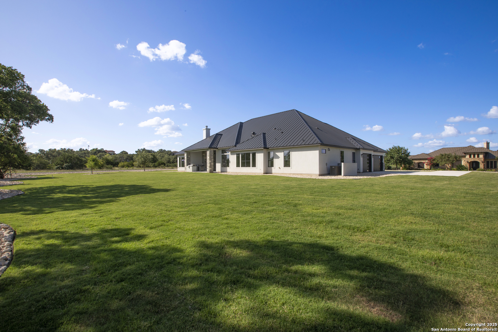 property viewer photo 32