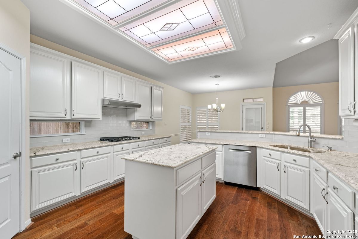 property viewer photo 18