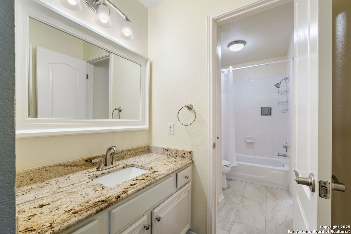 property viewer photo 25