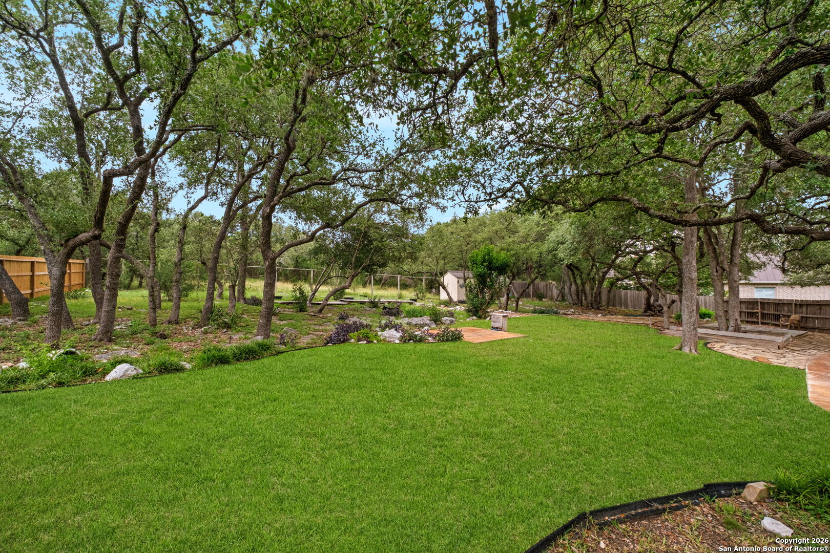 property viewer photo 36