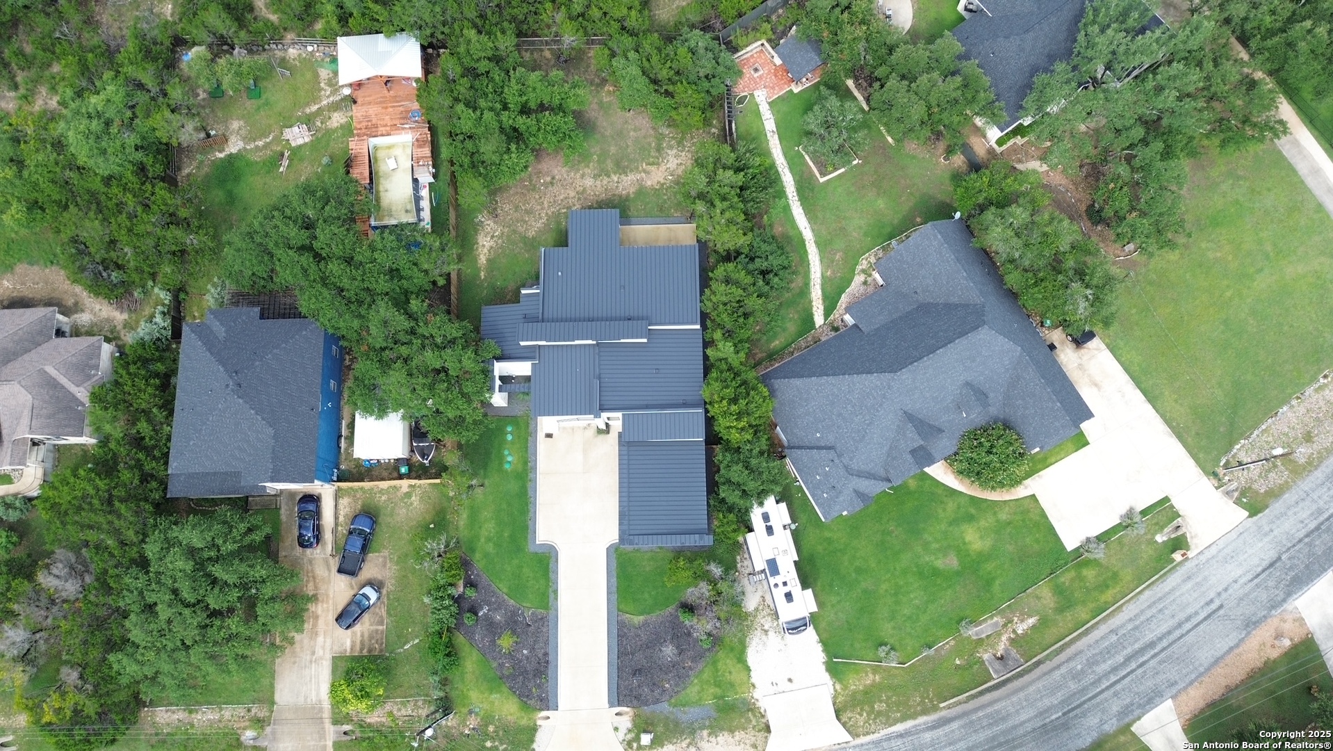 main property photo 23