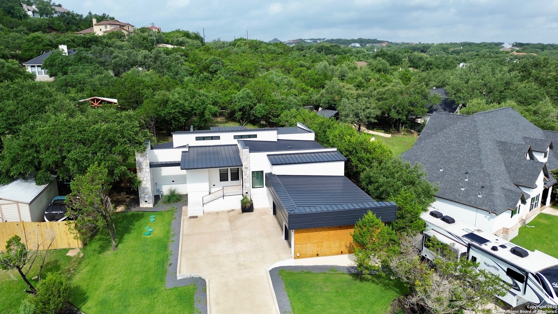 main property photo 24