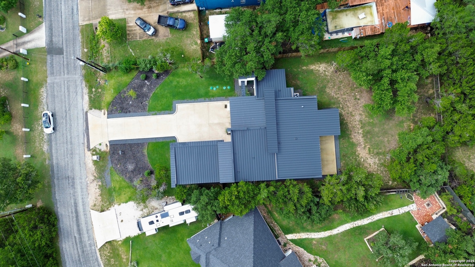 main property photo 25