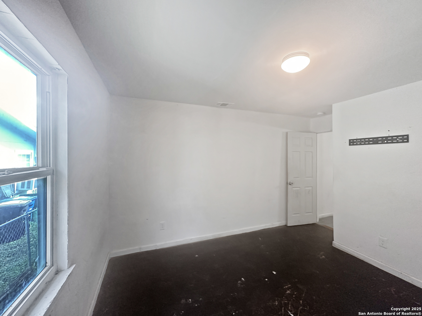 property viewer photo 10
