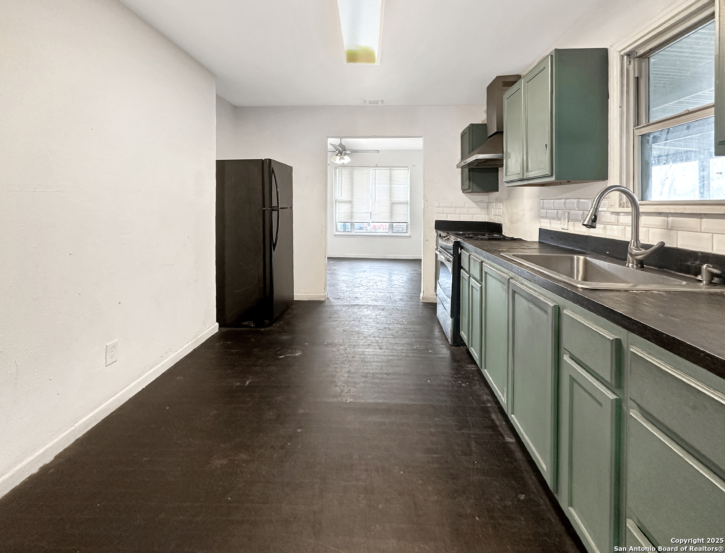 property viewer photo 12