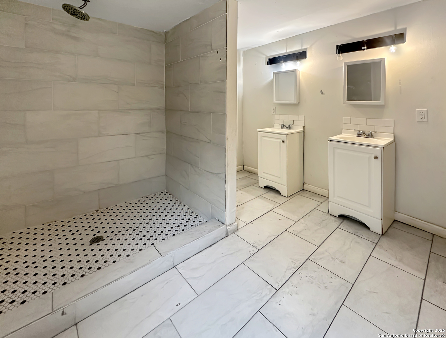 property viewer photo 16