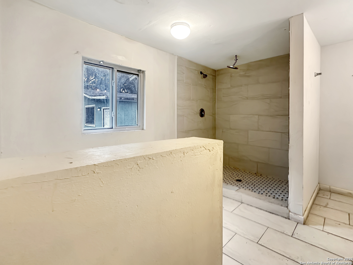 property viewer photo 19