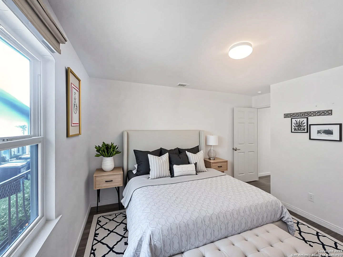 property viewer photo 4