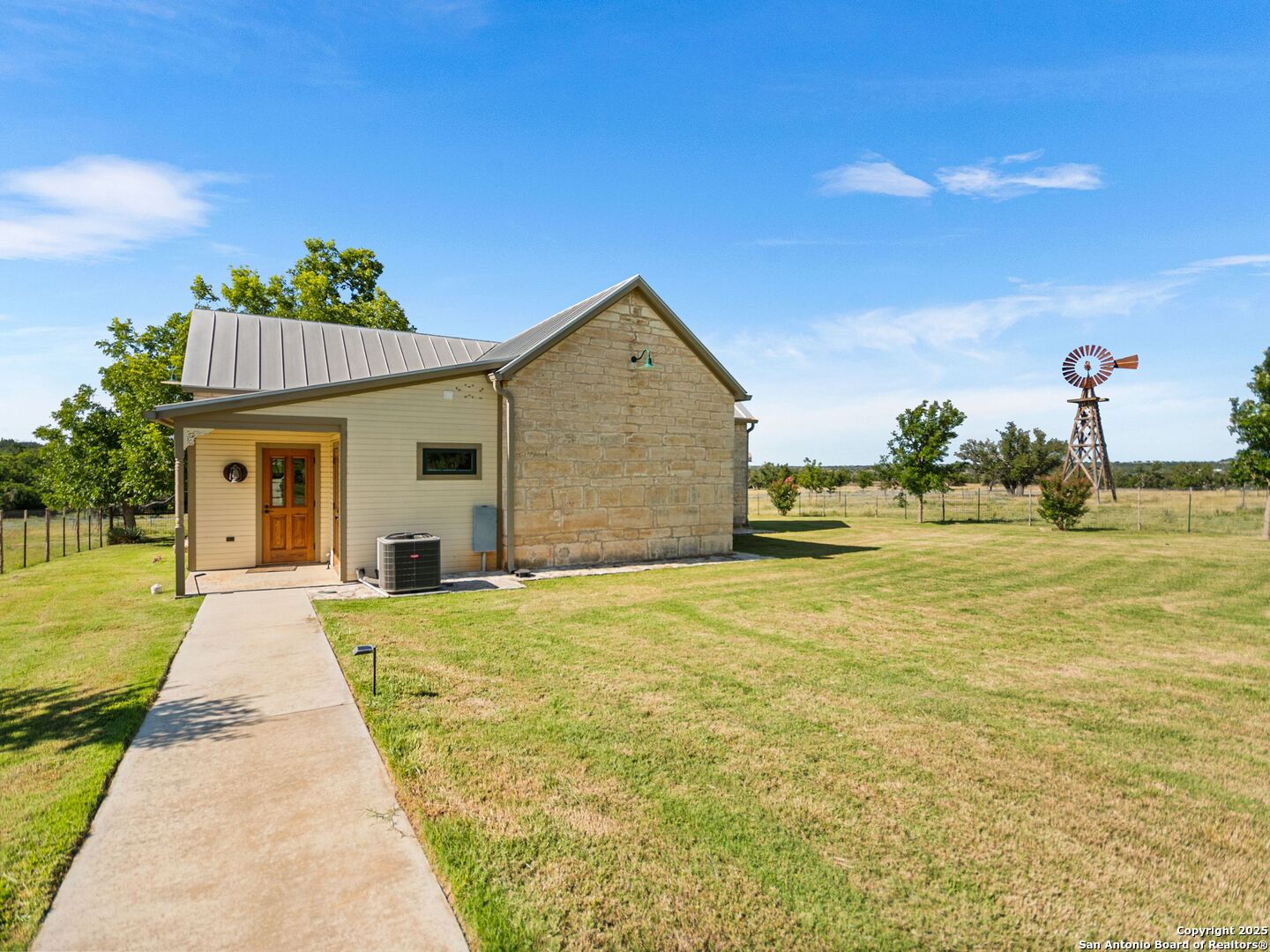 main property photo 34