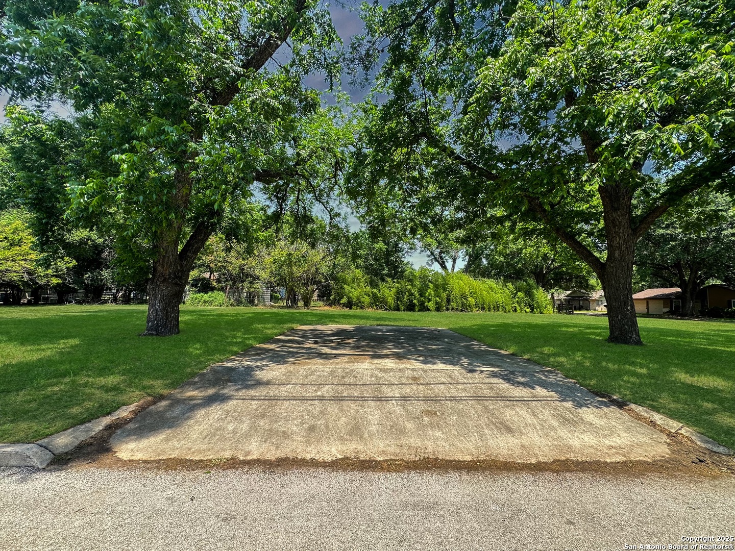 main property photo 6