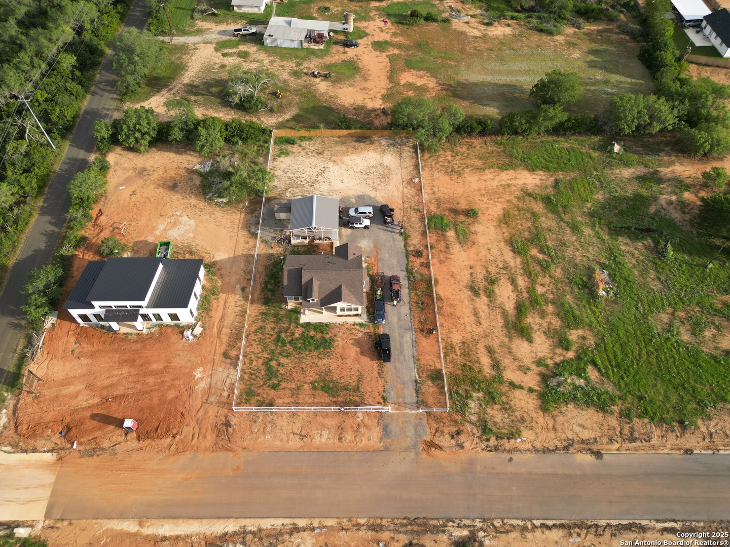 main property photo 41
