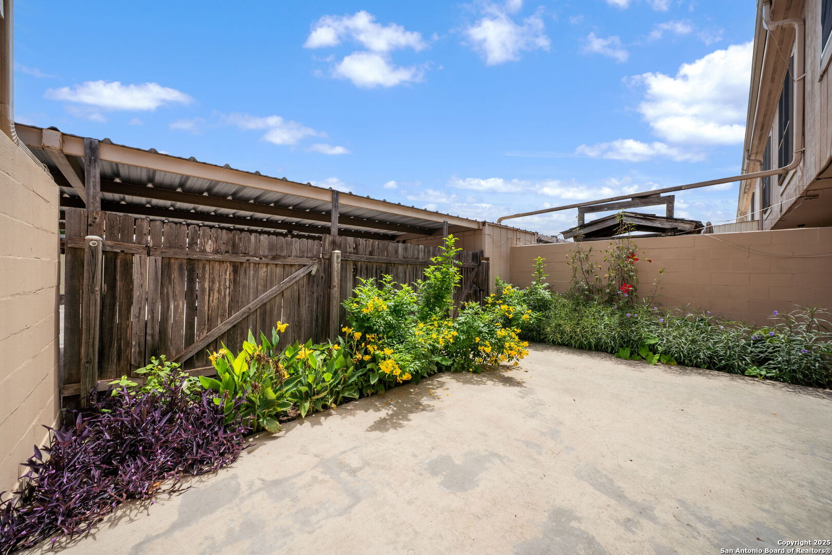 main property photo 34