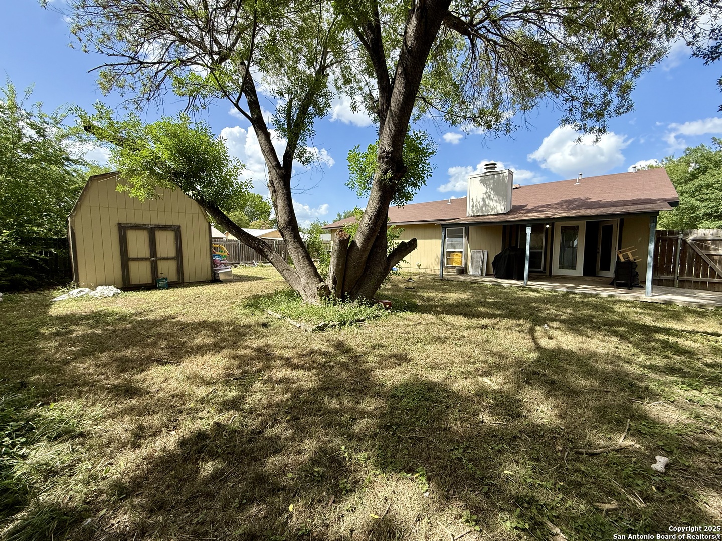main property photo 28