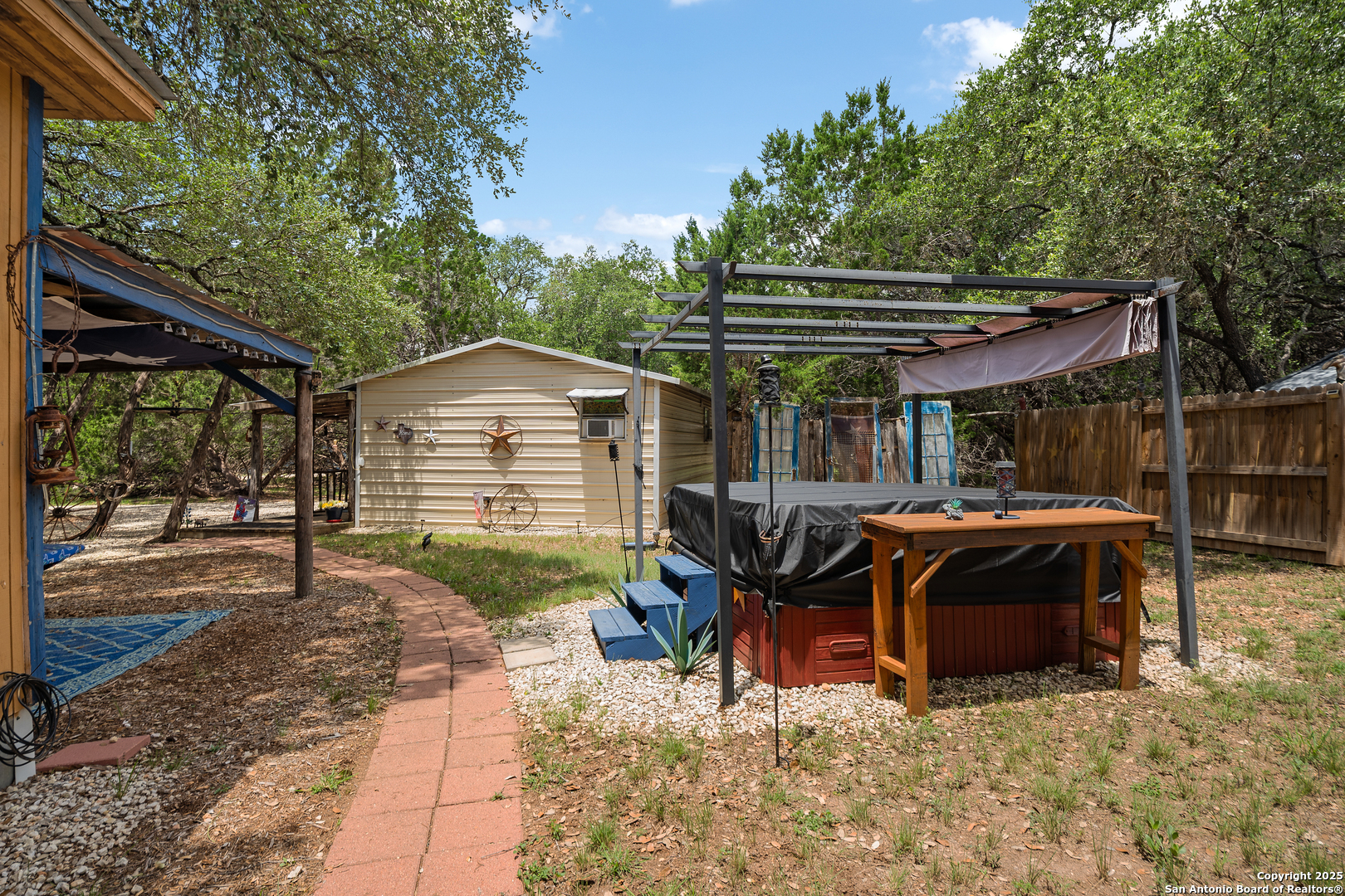 main property photo 32