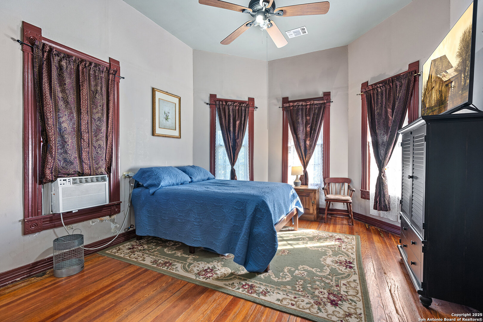 main property photo 36