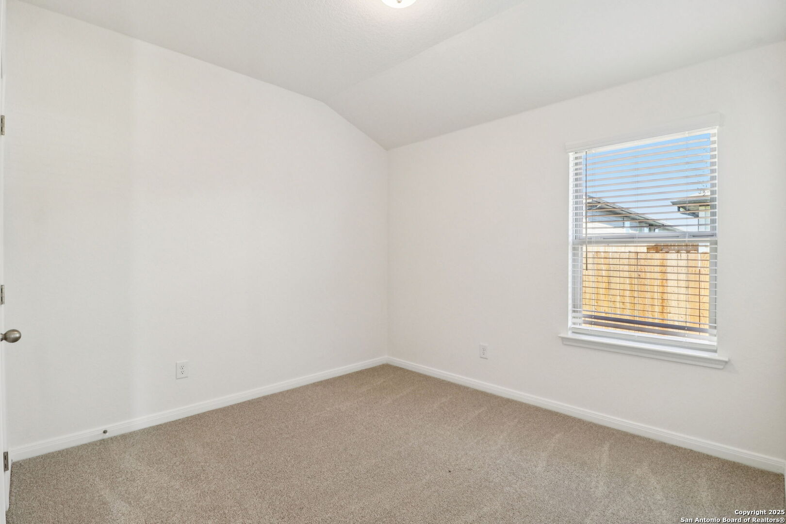property viewer photo 22