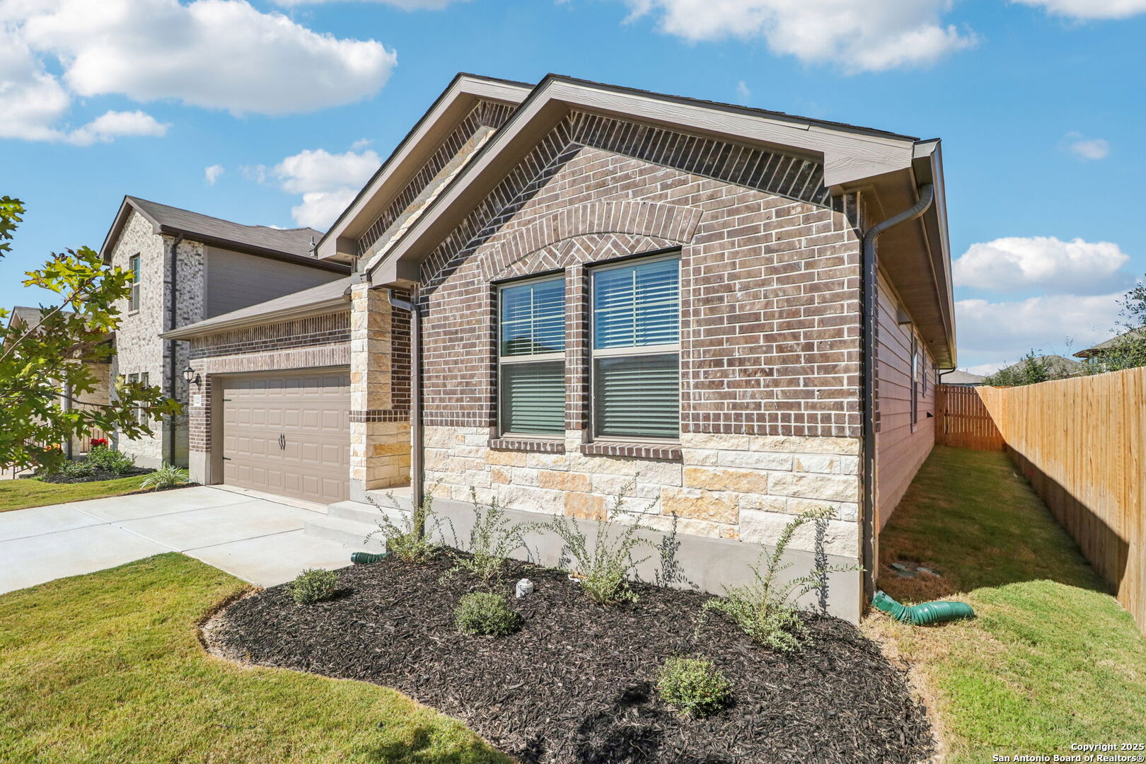 property viewer photo 6