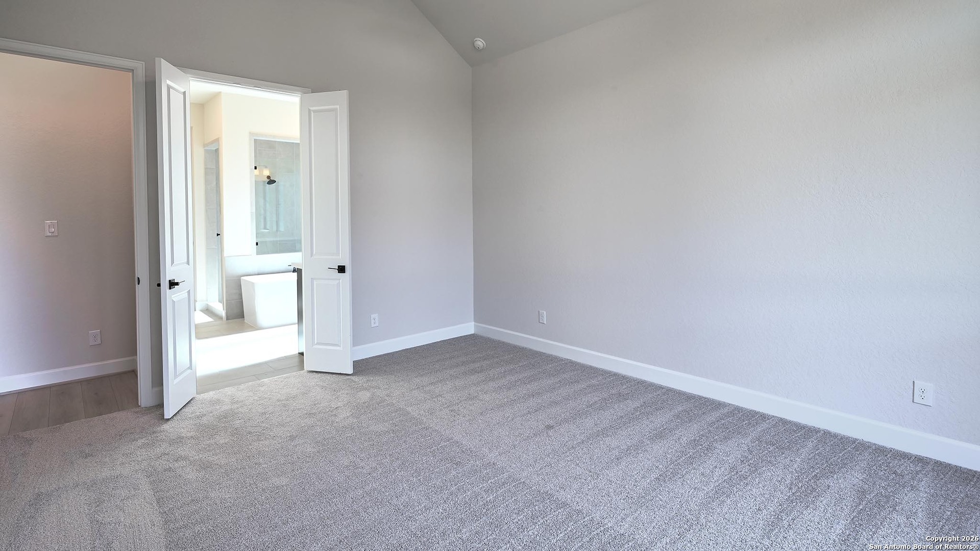 property viewer photo 15