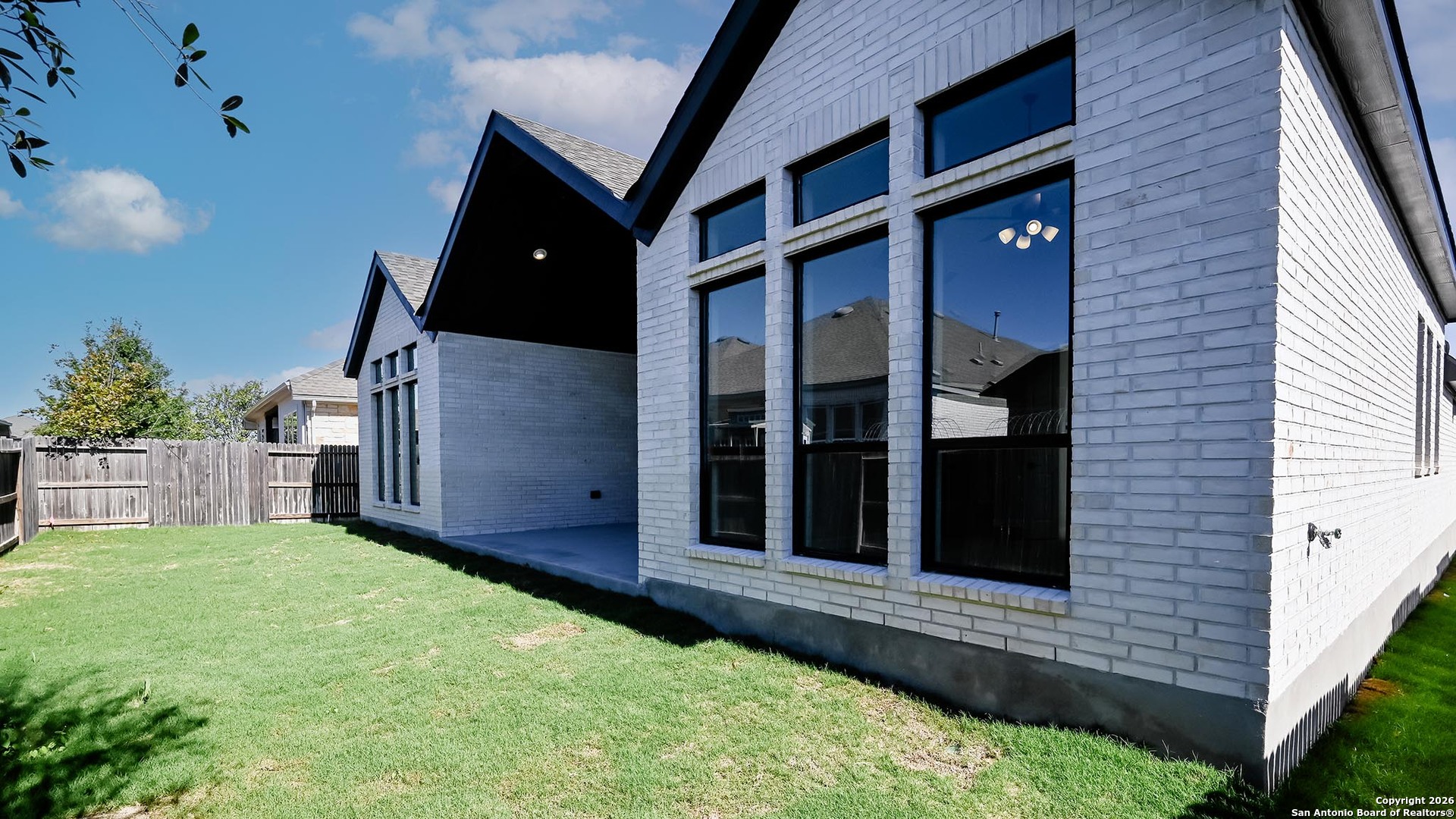 property viewer photo 19