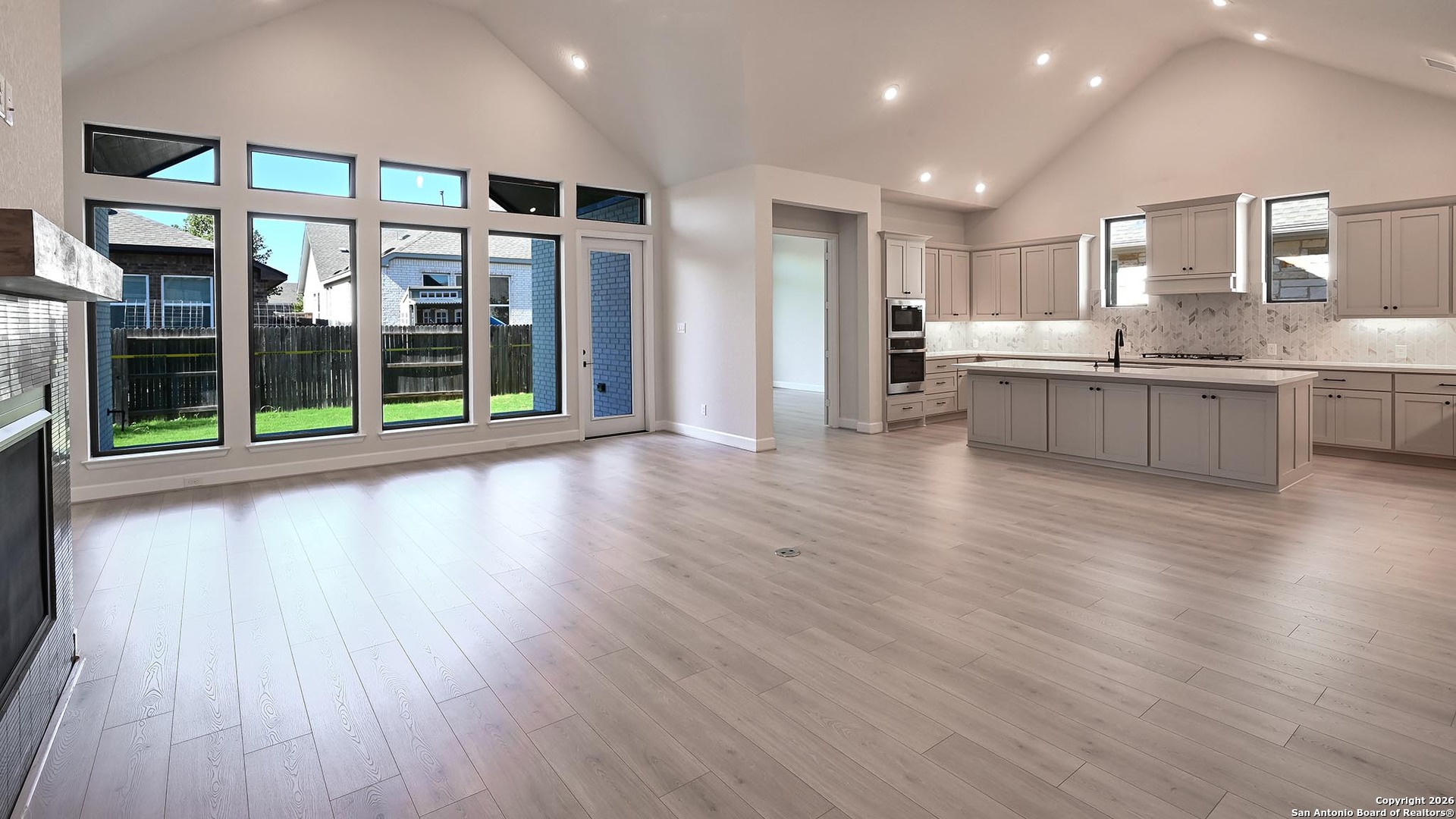 property viewer photo 2