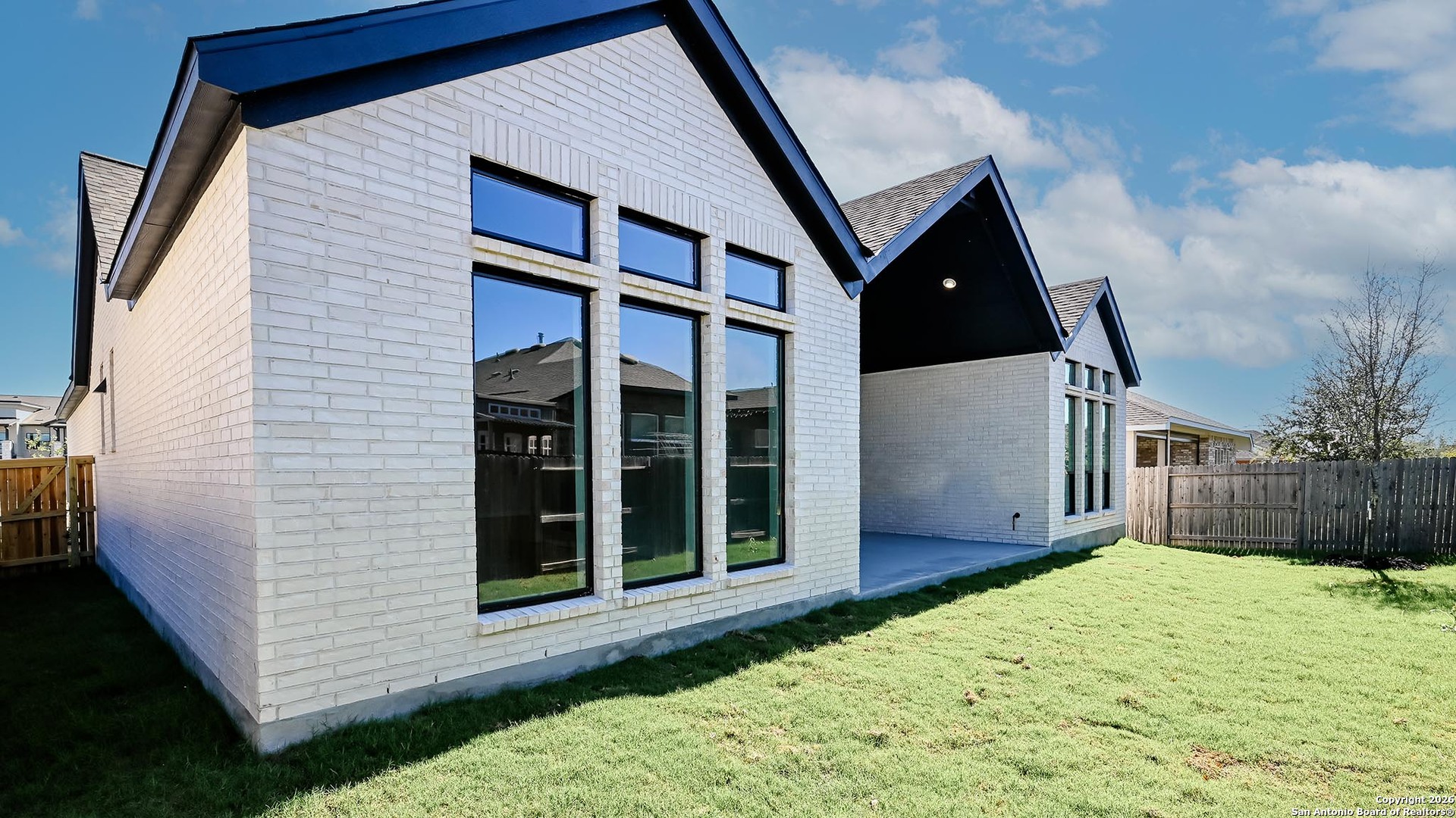 property viewer photo 20