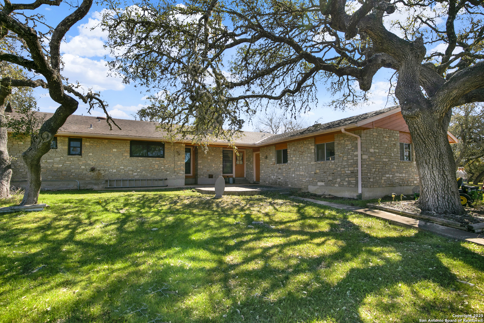 property viewer photo 37