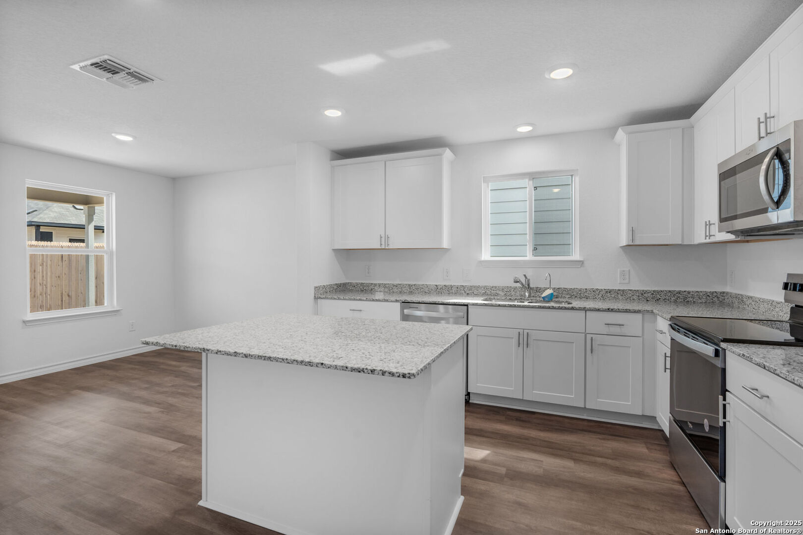 property viewer photo 3